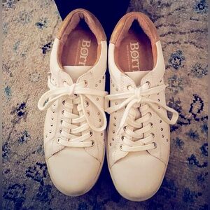 Born Comfort Sneakers White Leather Gold Accents Women’s Size 8